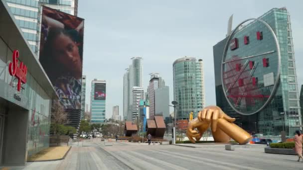 Golden Gangnam Hands Statue Coex Business Complex Seoul South Korea — Vídeos de Stock