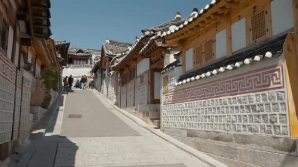 Seoul Traditional Houses Bukchon Hanok Village Alleyway Pov Walking — Vídeo de Stock