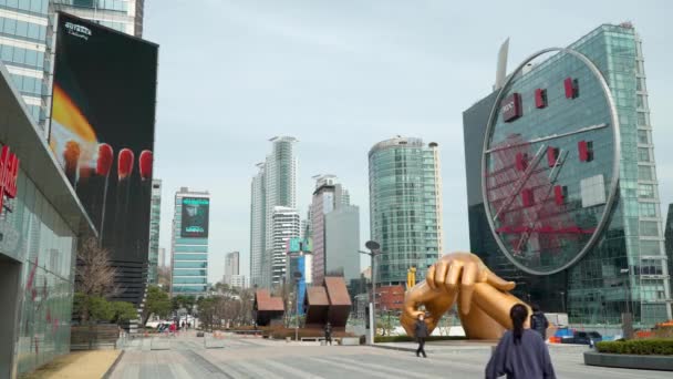 Iconic Golden Gangnam Hands Statue Coex Business Complex Seoul South — Stock video