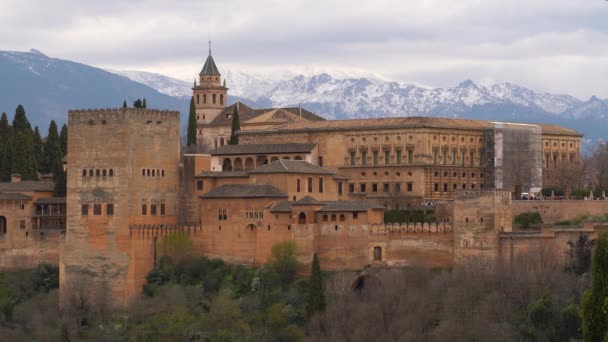 Close View Alhambra Palace Cloudy Day Sierra Nevada Mountains — Stock Video