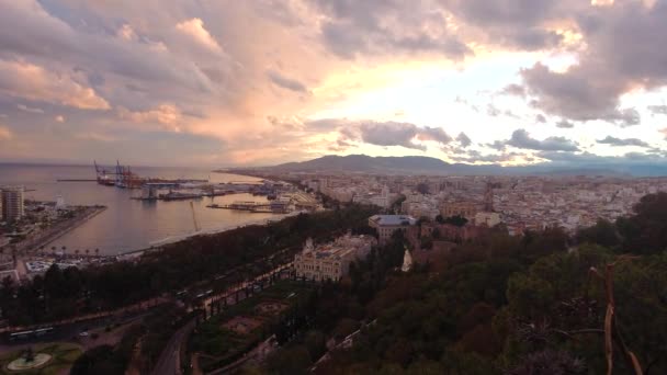 Beroemde Stad Malaga Spanje Bij Zonsondergang Met Roze Wolken — Stockvideo