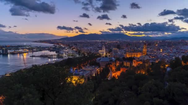 Málaga Verwandelt Sich Ein Nächtliches Zeitraffer Mit Sich Schnell Bewegenden — Stockvideo