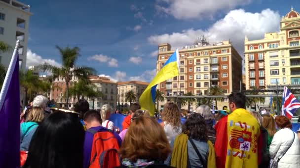 许多国家聚集在西班牙城市马拉加举行反战抗议 慢动作 — 图库视频影像