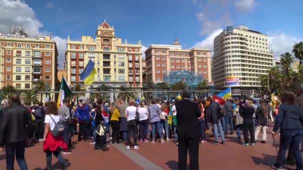 Ukrayna Desteklemek Amacıyla Malaga Daki Halk Meydanında Toplanan Pek Çok — Stok video