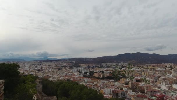 Handhållen Utsikt Över Malaga Stad Med Berg Bakgrunden — Stockvideo