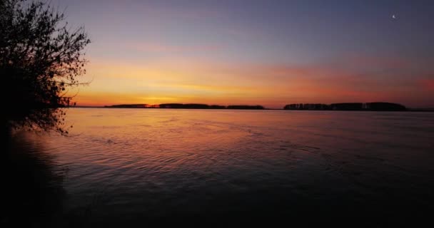 Panorama Girato Pochi Istanti Prima Dell Alba Sul Danubio — Video Stock