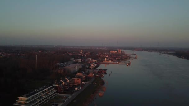 Small Town Next River Scheldt Dusk Time Aerial Drone View — ストック動画