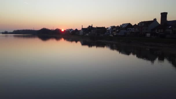 Beautiful Coastal Homes Pier River Scheldt Golden Sunset Low Altitude — Vídeo de stock