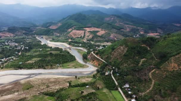 Voando Aéreo Sobre Zona Desmatamento Perto Rio Song Cai Phan — Vídeo de Stock