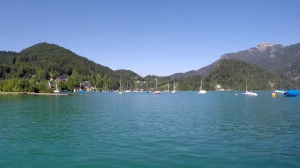 Beautiful Blue Lake Austria Named Wolfgangssee Mountains Smooth Water Swaying — Stock videók