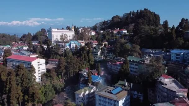 Pan Záběr Krásné Město Darjeeling Kangchenjunga Pohoří Pozadí — Stock video