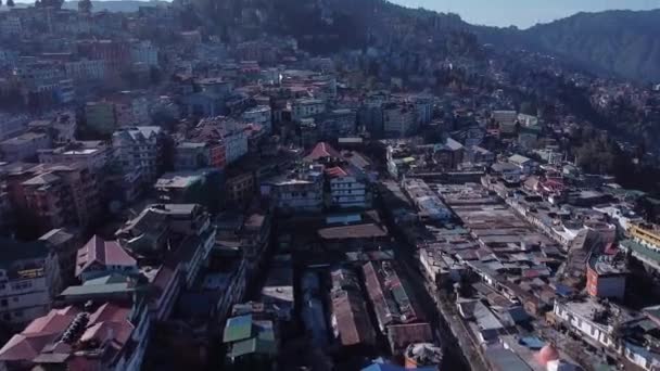 Drone Rör Sig Framåt Skott Darjeeling Stad Solig Morgon Kullar — Stockvideo