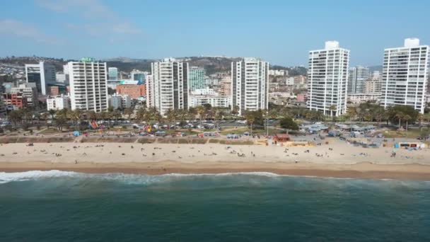 Aerial Truck Left People Sunbathing Sol Beach Sand Shore Turquoise — Stock Video