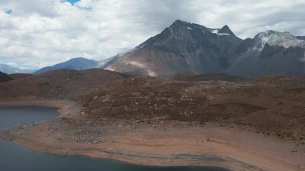 Aerial Dolly Laguna Negra Surrounded Andean Mountains Meson Alto Hill — Stock Video