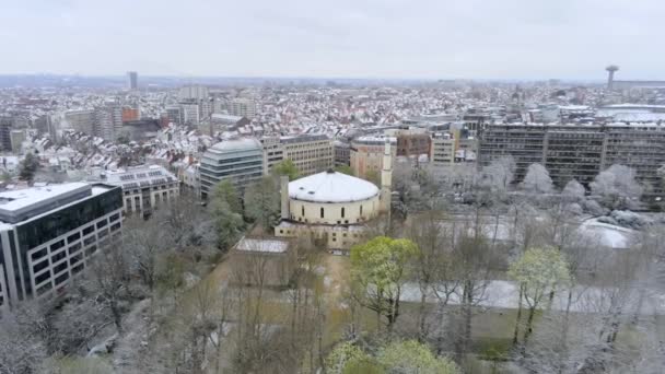 Grande Mesquita Jubelpark Bruxelas Bélgica Durante Queda Neve Vista Aérea — Vídeo de Stock