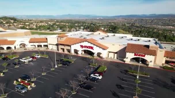 Aerial Maxx Department Store Edificio Frente Estacionamiento América — Vídeos de Stock