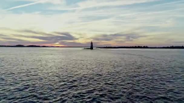Altın Saat Boyunca Cocksure Adası Deniz Fenerinin Görüntüsüne Hava Baskını — Stok video