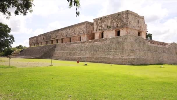 Uxmal Şehrindeki Inanılmaz Tapınak — Stok video