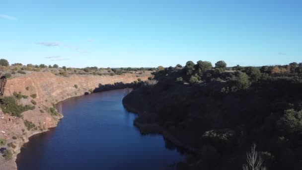 Aerial Flyover Golpejas Lake Flooded Tin Mine Salamanca Spain — ストック動画