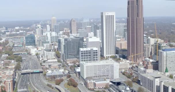Atlanta City Nin Yarım Daire Şeklinde Uçan Bir Görüntüsü Dji — Stok video