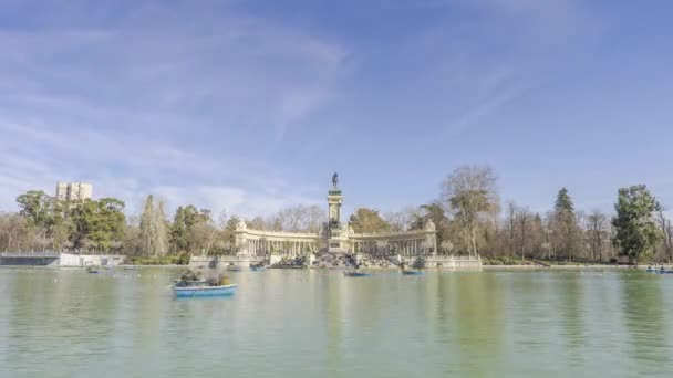 Barcos Buen Retiro Lake Madrid Timelapse Diurno 60Fps — Vídeo de Stock