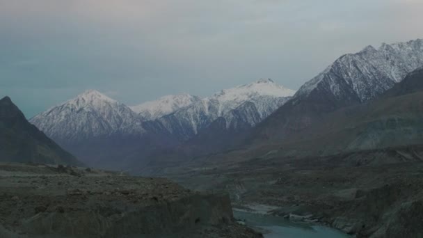 Charakterystyczny Kształt Włóczni Laila Peak 096 Obozie Khuspang Dolina Hushe — Wideo stockowe