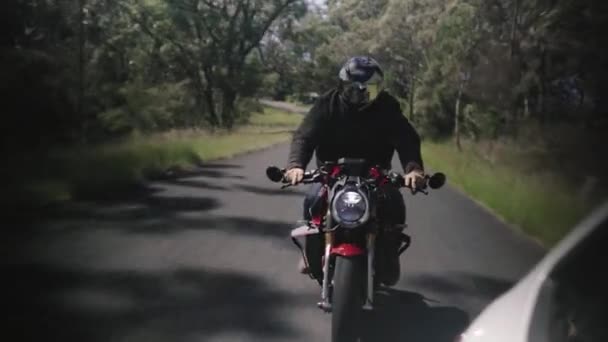 Agusta Riding Aggressivt Motor Cycle Riding — Stockvideo