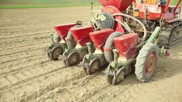 Close Tractor Operated Automatic Hydraulic Seed Planter Drill Agricultural Farm — Vídeo de Stock