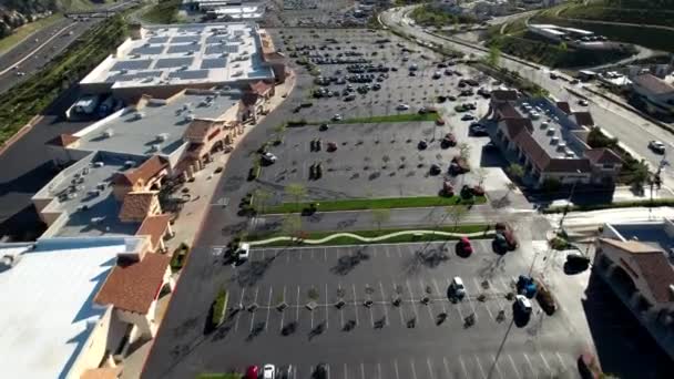 Drone Aereo Sopra Santa Clarita Shopping Center Parcheggio Edifici — Video Stock