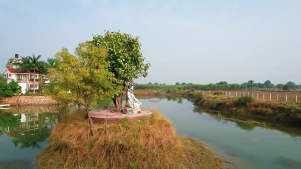 Воздушный Вращающийся 360 Градусов Беспилотник Видом Синюю Статую Индуистского Бога — стоковое видео