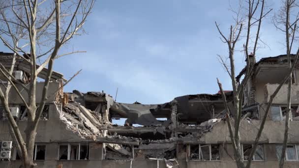 Rusya Nın Ukrayna Işgali Sırasında Binanın Büyük Bir Kısmını Tahrip — Stok video
