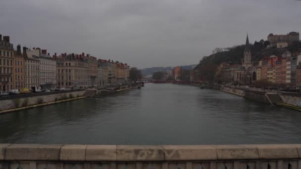 Vackert Stadslandskap Från Bron Över Floden Saone Lyon Frankrike — Stockvideo
