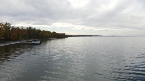Person Sitting Light Blue Kayak Shore Buffalo Lake Overcast Autumn — Vídeos de Stock