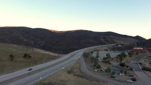 Cars Travel Tejon Pass Southern California Drone View — Stock videók