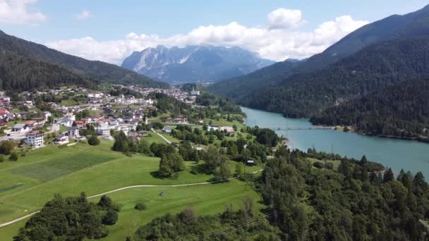 Lago Centro Cadore Lake Belluno Dolomieten Italië Luchtdrone View Vallesella — Stockvideo