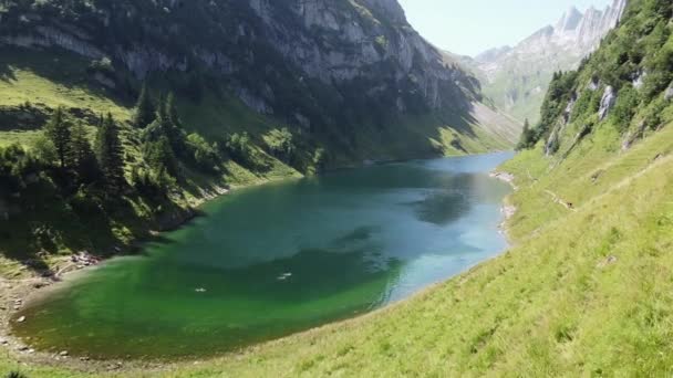 Falensee Mountain Lake Swiss Alps Switzerland Aerial Drone View People — Stock Video