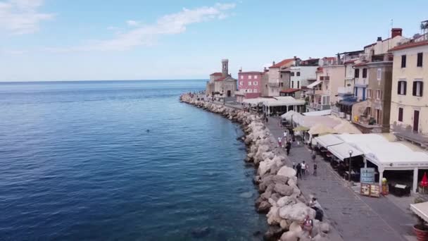 Piran Istria Slovenia Aerial Drone View Boulevard Walking Touristst Restaurants — Stock video