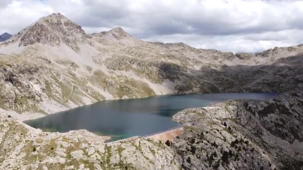 Brazato Lake Embalse Ibon Brazato Vid Spanska Pyrenéerna Panticosa Huesca — Stockvideo