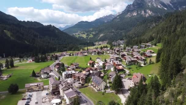 Dolina Val Fassa Fassa Valley Trentino Dolomity Włochy Aerial Drone — Wideo stockowe