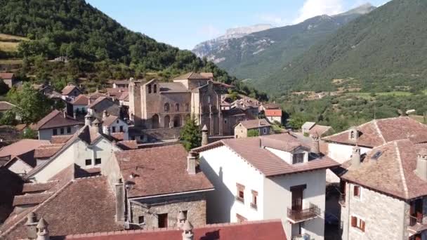 Siresa Valle Hecho Valley Huesca Aragon Spanish Pyrenees Spain Aerial — Stok video