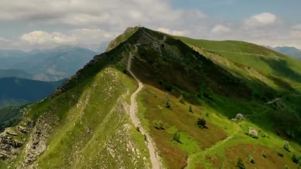 Hyperlapse Drone Shot Hikers Walking Ridge Trail Monte Saccarello Summer — Stock video