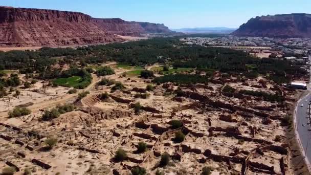 Vista Aérea Sobre Las Ruinas Del Casco Antiguo Ula Arabia — Vídeo de stock