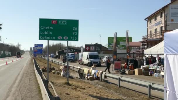 Polsko Ukrajinská Hranice Přejezd Stany Humanitární Pomoci Silnici Uprchlický Tábor — Stock video