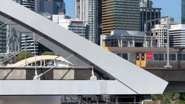 Railway Train Crossing River Arch Structure Merivale Bridge Brisbane City — Stockvideo