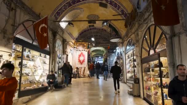 土耳其伊斯坦布尔 2021年1月3日 伊斯坦布尔老城埃米诺努地区香料集市内的商店和人群 — 图库视频影像