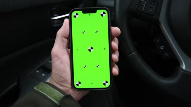 Car Driver Holding Smartphone Hand Device Green Screen Motion Tracking — Wideo stockowe