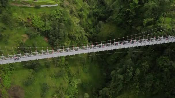 Destino Turístico Para Puente Colgante Girpasang Que Tiene Medio Cruzar — Vídeos de Stock
