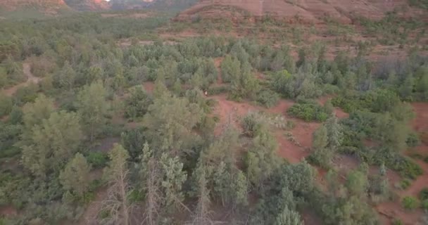 Drone Toma Hermosos Paisajes Sedona Durante Día Claro Brillante — Vídeos de Stock