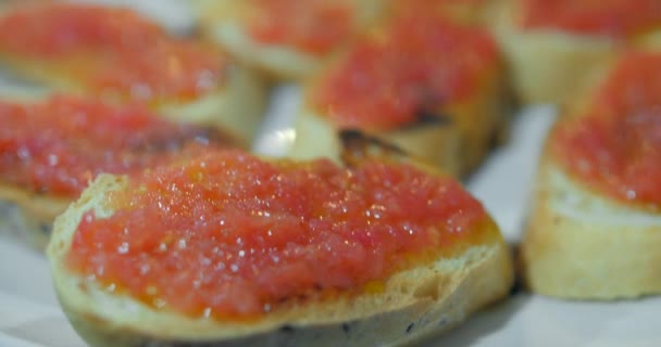 Traditionelle Pan Con Tomate Von Spanien Gestell Fokusschuss — Stockvideo