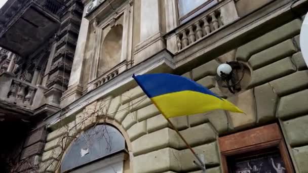 Украинский Флаг Одной Одесских Улиц Дней Войны Между Россией Украиной — стоковое видео